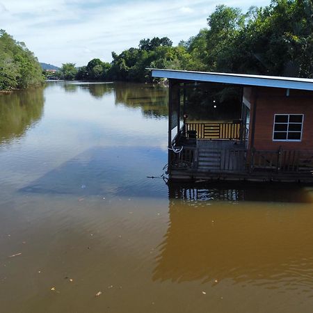 Qimmy Riverside Floating Cabin Kuala Terengganu Luaran gambar